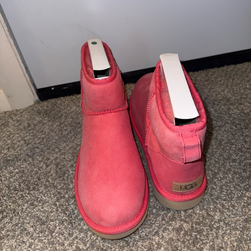 UGG Classic Mini II Boot Hibiscus Pink - Picture 3 of 9